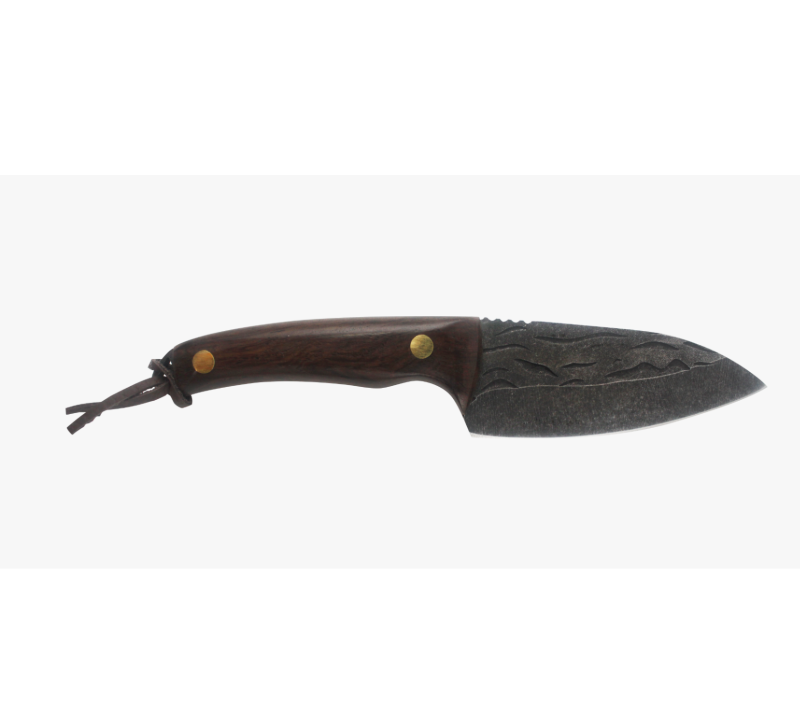 S1030 Cuchillo desollador con acabado r&uacute;stico martillado, herramienta de supervivencia con mango de