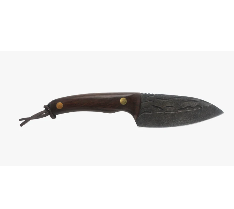 S1030 Cuchillo desollador con acabado r&uacute;stico martillado, herramienta de supervivencia con mango de